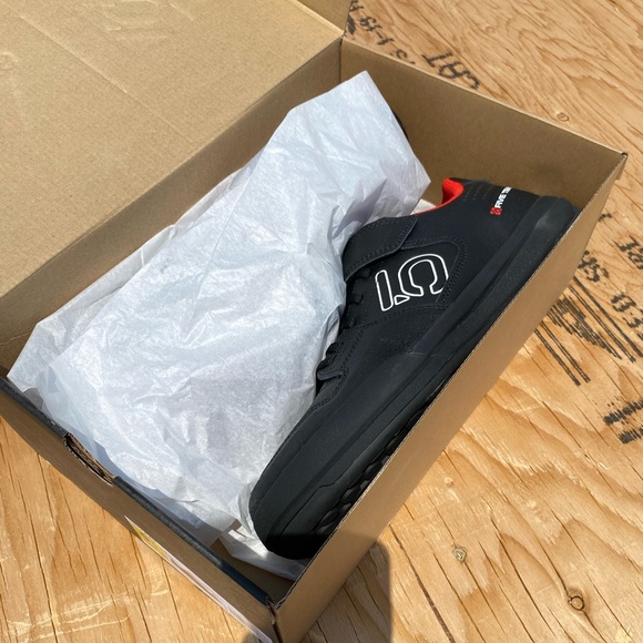 FiveTen Hellcat Mountain Bike Shoe - Picture 2 of 6